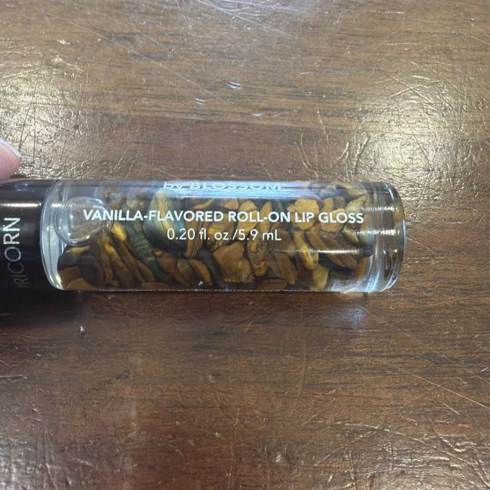 Blossom Zodiac Sign Vanilla Scented Moisturizing Roll-On Lip Gloss - CAPRICORN